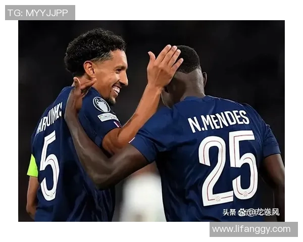 弗兰克足球之路：从年轻天才到世界级球星的崛起与荣耀