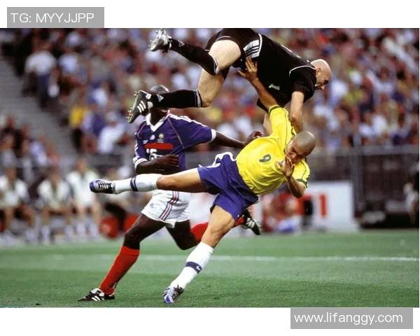 纵横球场豪情难掩细数那些因爱喝酒而闻名的足球巨星