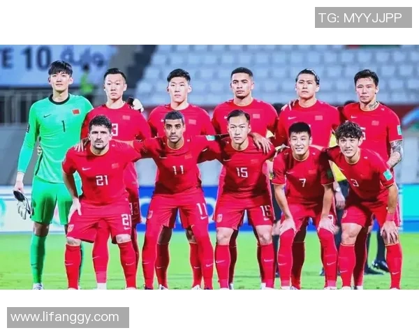 重名球星的命运交织：盘点那些足球场上相似名字背后的故事与成就